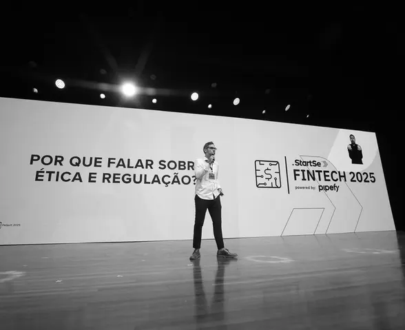 Osvaldo Aranha no StartSe Fintech 2025, na palestra sobre ética e regulação